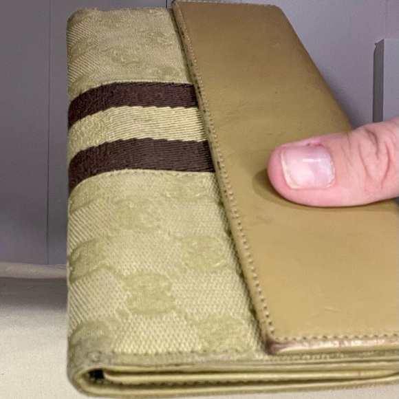 Gucci Beige and Brown Clutch - Picture 13 of 14